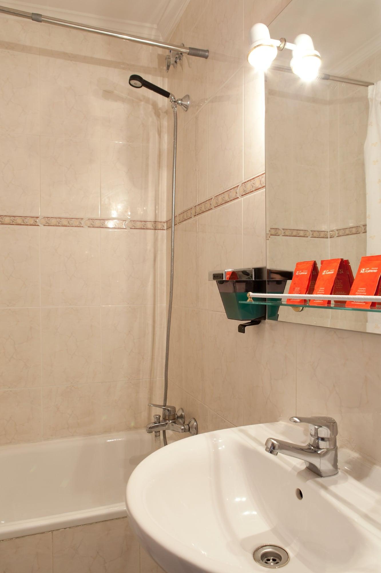 Hostal Zamora Madryt Zewnętrze zdjęcie