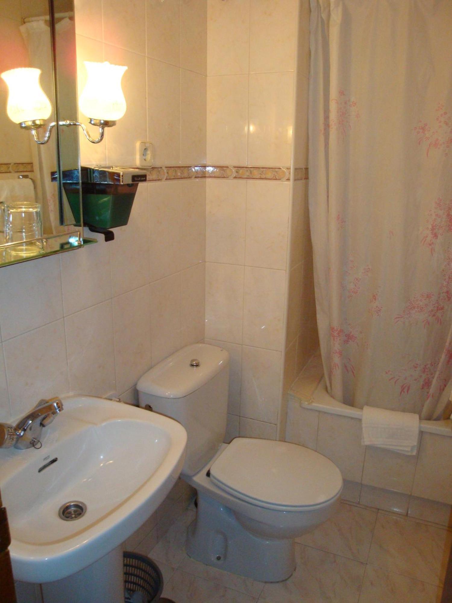 Hostal Zamora Madryt Zewnętrze zdjęcie