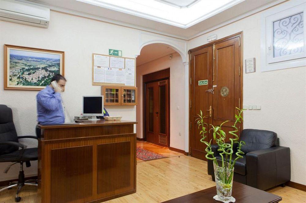 Hostal Zamora Madryt Zewnętrze zdjęcie