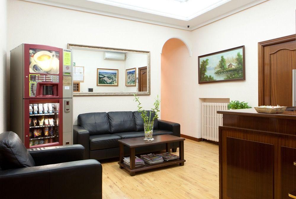 Hostal Zamora Madryt Zewnętrze zdjęcie